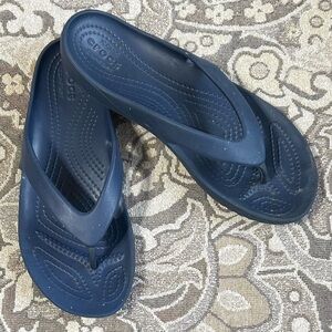 Crocs Flip Flops Sandals Women’s 7 Kadee II